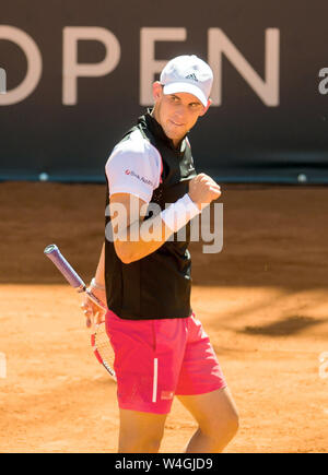 Hambourg, Allemagne. 23 juillet, 2019. Tennis, ATP-Tour, Hambourg European Open, des célibataires, des hommes, 1er tour, dans le stade lors de Rothenbaum : Thiem (Autriche) - Cuevas (Uruguay). Dominic Thiem réagit. Crédit : Daniel Bockwoldt/dpa/Alamy Live News Banque D'Images