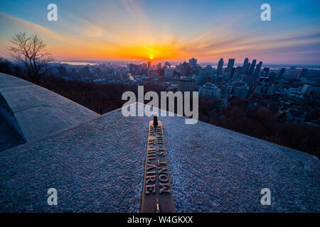 Canada, Québec, Montréal, vue sur la ville au lever du soleil, vue sur Mont Saint-Hilaire Banque D'Images