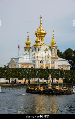 Église à Peterhof Palace, Saint-Pétersbourg, Russie Banque D'Images