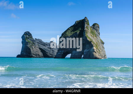 Îles d'Archway, Wharariki Beach, South Island, New Zealand Banque D'Images