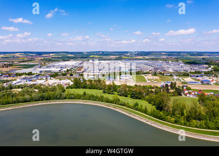 L'usine BMW de Dingolfing reservior Isar et, en Bavière, Allemagne, drone abattu Banque D'Images