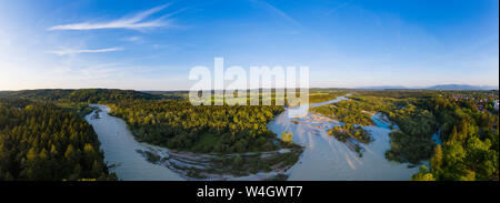 Vue aérienne de la rivière Isar, hautes eaux, près de Geretsried, Haute-Bavière, Allemagne Banque D'Images