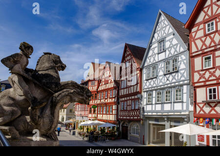 Maisons à colombages à main road, Ochsenfurt, Bavière, Allemagne Banque D'Images