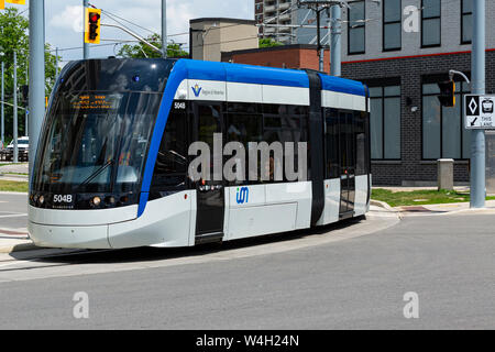 Région de Waterloo Light Rail Transit au King et Francis Street. Kitchener Waterloo Ontario Canada Banque D'Images