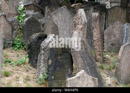 Vieux cimetière juif de Prague détail Banque D'Images