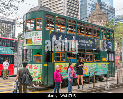 Tramway de Hong Kong sur Des Voeux Road, Central, Hong Kong Island, Hong Kong, Chine Banque D'Images