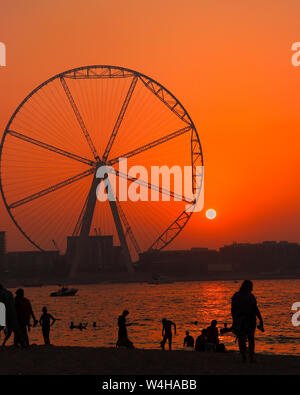 Incroyable coucher du soleil de la marina de Dubaï Banque D'Images