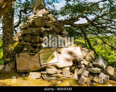 Monument Cairn pour un jeune homme mort, Roy Montgomery, l'île de Skye, Hébrides intérieures, Ecosse, Royaume-Uni Banque D'Images