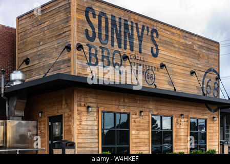 Sonny's BBQ à Lawrenceville, Géorgie, juste en dehors d'Atlanta. (USA) Banque D'Images