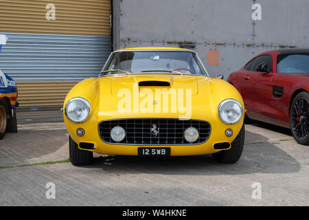 1961 Ferrari 250 GT à Bicester Heritage Centre super scramble event. Bicester, Oxfordshire, Angleterre Banque D'Images