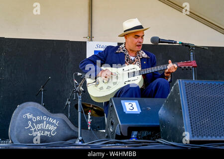 Frère Tito Deler, Vancouver Folk Music Festival, Vancouver, British Columbia, Canada Banque D'Images