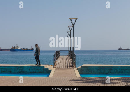 LIMASSOL, Chypre - 10 MAI 2018 : Molos, promenade sur la côte de Limassol à Chypre, 24 fois Banque D'Images