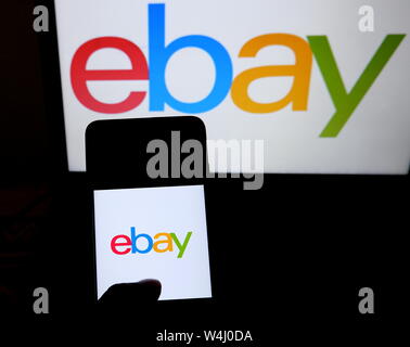 L'Inde. 23 juillet, 2019. Sur cette photo, l'illustration a populaires B2C (Business to Consumer) site e-commerce logo eBay vu affichée sur un smartphone. Credit : Avishek Das/SOPA Images/ZUMA/Alamy Fil Live News Banque D'Images