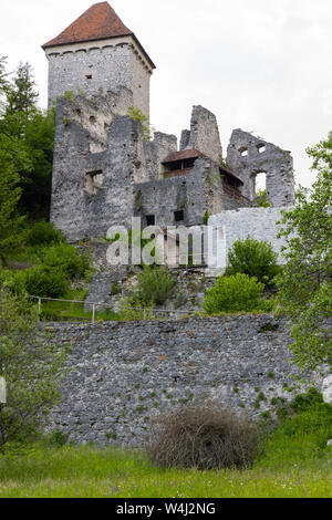 Ruines du château Kamen, Radovljica, Slovénie Banque D'Images