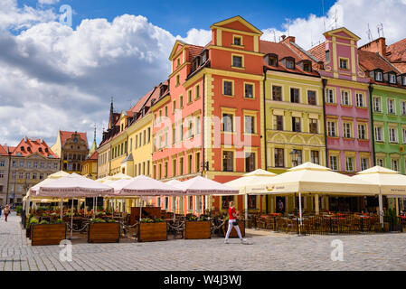 WROCLAW, Pologne - 17 juillet 2019 : Wroclaw célèbres façades de maisons colorées autour de la Place du Marché Banque D'Images