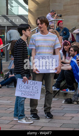 Glasgow, Ecosse, Royaume-Uni. 23 Juillet 2019 : partisans de l'indépendance pour protester contre la nomination de Boris Johnson comme le nouveau Premier Ministre du Royaume-Uni. Banque D'Images