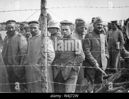 Prisonniers de guerre allemands dans un camp de prisonniers français, vers 1917 Banque D'Images