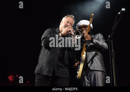 Chic et Nile Rodgers à la Jockey Club Live au Haydock Racecourse comprend : Nile Rodgers Où : Haydock, Royaume-Uni Quand : 22 Juin 2019 Crédit : Graham Finney/WENN Banque D'Images