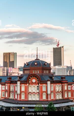 La gare de Tokyo, la gare centrale, du quartier des affaires de Marunouchi, Tokyo, Japon Banque D'Images