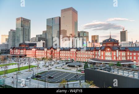 La gare de Tokyo, la gare centrale, du quartier des affaires de Marunouchi, Tokyo, Japon Banque D'Images