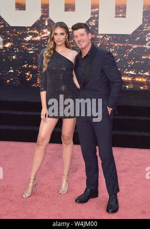 Hollywood, CA. 22 juillet, 2019. Robin Thicke, Amour Avril Geary, au Sony Pictures' 'Il était une fois à Hollywood" Los Angeles Premiere at Linwood Dunn Theater à Hollywood, Californie le 22 juillet 2019. Credit : Faye Sadou/media/Alamy Punch Live News Banque D'Images