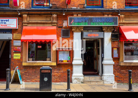 Manchester, UK - 18 mai 2018 : Chinatown de Manchester sur Faulkner St. est une enclave ethnique dans le centre-ville. C'est le deuxième plus grand Chinatown dans le Banque D'Images