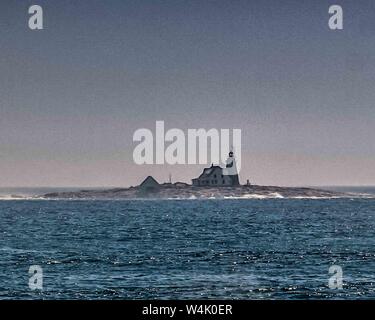 Bar Harbor, Maine, USA. 30Th Jun 2005. Egg Rock phare dans la baie des Français au large de Bar Harbor, Maine. La région est une destination touristique favorite. Credit : Arnold Drapkin/ZUMA/Alamy Fil Live News Banque D'Images