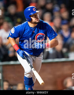 San Francisco, Californie, USA. 23 juillet, 2019. Le voltigeur des Cubs de Chicago Kyle Hager (12) montres son ballon fin la septième manche, lors d'un match de la MLB entre les Cubs de Chicago et les Giants de San Francisco au parc d'Oracle à San Francisco, Californie. Valerie Shoaps/CSM/Alamy Live News Banque D'Images