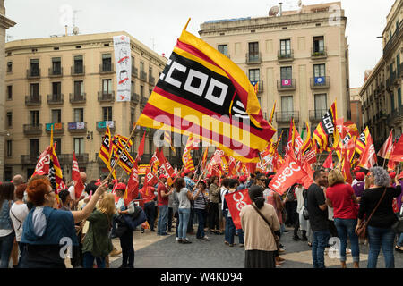 29.09.2017 La manifestation en faveur du référendum sur la sortie de la Catalogne de l'Espagne. Banque D'Images