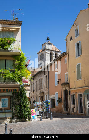 Rue de l'Eglise et sur la cathédrale, Saint-Paul-Trois-Chateaux, Drôme, département Auvergne-Rhone-Alpes, Provence, France, Europe Banque D'Images