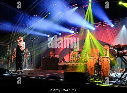 The Cat Empire d'effectuer à l'arbre Larmer Festival, Royaume-Uni. Juillet 19, 2019 Banque D'Images