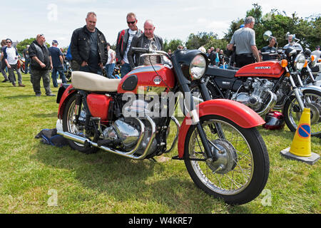 1950 Ariel Square quatre à moto moto classique un show à Cornwall, Angleterre, Royaume-Uni. Banque D'Images