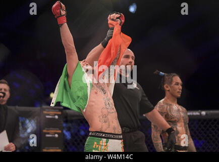 Geordie Shore l'appui de l'EPLA comme il défait Aaron Chalmers Fred Freeman dans Bellator Londres pour ramener son record MMA à 5 victoires et 1 défaite avec : James Gallagher Où : London, Royaume-Uni Quand : 22 Juin 2019 : Crédit Photos/WENN.com Brightspark Banque D'Images