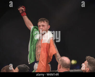 Geordie Shore l'appui de l'EPLA comme il défait Aaron Chalmers Fred Freeman dans Bellator Londres pour ramener son record MMA à 5 victoires et 1 défaite avec : James Gallagher Où : London, Royaume-Uni Quand : 22 Juin 2019 : Crédit Photos/WENN.com Brightspark Banque D'Images