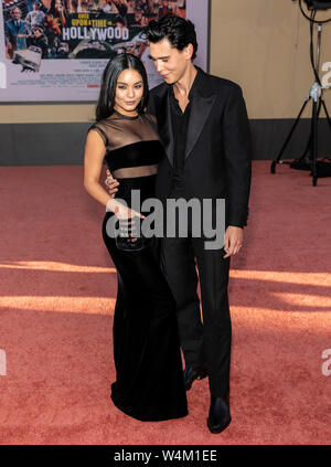 Los Angeles, CA - le 22 juillet 2019 : Vanessa Hudgens et Austin Butler assister à la première de Los Angeles était une fois à Hollywood" tenue à TCL Chi Banque D'Images