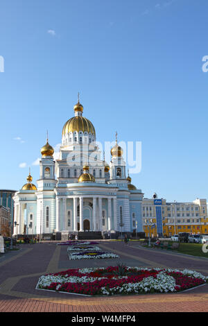 La cathédrale de Saint Guerrier Theodor Ouchakov de Mordovie, Saransk, Russie Banque D'Images