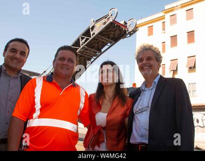 GIUSEPPE AGNINI M5S CONSEILLER MUNICIPAL DU 6ème, la municipalité, LE MAIRE TÊTE CANTIER VIRGINIE, RAYONS X ET LE PRÉSIDENT ROBERTO ROMANELLA M5S 6E Municipalité, À LA VIA WALTER TOBAGI SITE DE CONSTRUCTION (CLAUDIO SISTO/Fotogramma, ROME - 2019-07-24) p.s. la foto e' utilizzabile nel rispetto del contesto dans cui e' stata scattata, e senza intento del diffamatorio decoro delle persone rappresentate Banque D'Images