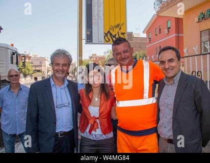 ROBERTO ROMANELLA M5S 6E PRÉSIDENT DE LA MUNICIPALITÉ, le maire, la VIRGINIA RAGGI CANTIER WALTER TOBAGI CHEF DE VIA EN 6E MUNICIPALITÉ ET LE M5S CONSEILLER MUNICIPAL GIUSEPPE AGNINI (CLAUDIO SISTO/Fotogramma, ROME - 2019-07-24) p.s. la foto e' utilizzabile nel rispetto del contesto dans cui e' stata scattata, e senza intento del diffamatorio decoro delle persone rappresentate Banque D'Images