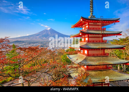 Mt. Fuji, Japon du Chureito Pagode dans la saison d'automne. Banque D'Images