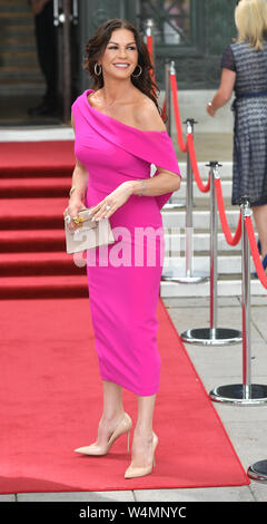 Catherine Zeta-Jones arrive à la Guildhall, Swansea, à la veille d'une cérémonie au cours de laquelle elle sera honorée par sa ville d'origine avec la liberté d'honneur de la ville et comté de Swansea. Banque D'Images