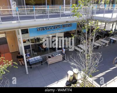 Vue de dessus de Mendocino Farms restaurant sandwich en centre-ville Centre Commercial Ranch évêque, San Ramon, Californie, le 30 mai 2019. () Banque D'Images