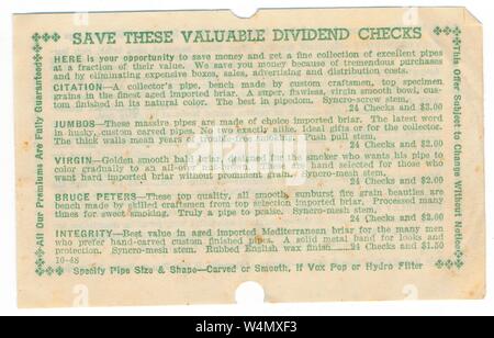 Un coupon d'épargne ou de dividendes "vérifier" à partir d'un paquet de tabac à pipe, publicité différents tuyaux qui pourraient être achetés avec les chèques, fabriqués aux Etats-Unis, 1965. () Banque D'Images