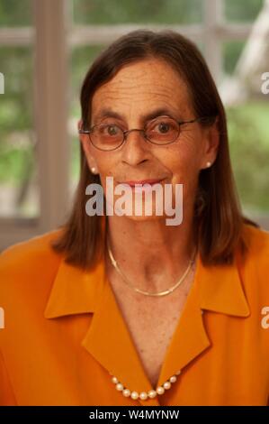 Close-up of Gabrielle Spiegel Krieger-Eisenhower, professeur d'histoire à l'Université Johns Hopkins, Baltimore, Maryland, le 8 septembre 2006. À partir de la collection photographique de Homewood. () Banque D'Images