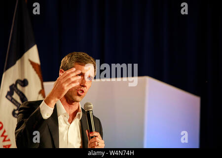 07192019 - Sioux City, Iowa, États-Unis : la présidence démocratique Beto O'Rourke parle au cours de l'AARP 2020 candidate présidentielle vendredi, Juillet 19, 2019 à Sioux City, en Iowa. (Jeremy Hogan/Polaris) Banque D'Images