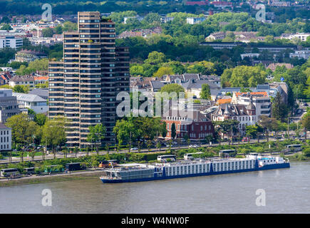 COLOGNE, ALLEMAGNE - le 12 mai : vue aérienne sur la ville de Cologne, Allemagne le 12 mai 2019. Vue de la rivière du Rhin. Photo prise de la tour Triangle. Banque D'Images