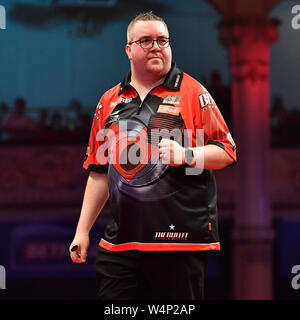 Empress Ballroom Winter Gardens Blackpool. 24 juillet, 2019. 2019 Betfred World Matchplay fléchettes ; cinq jours ; Stephen Bunting célèbre gagner un crédit de jambe : Action Plus Sport/Alamy Live News Banque D'Images