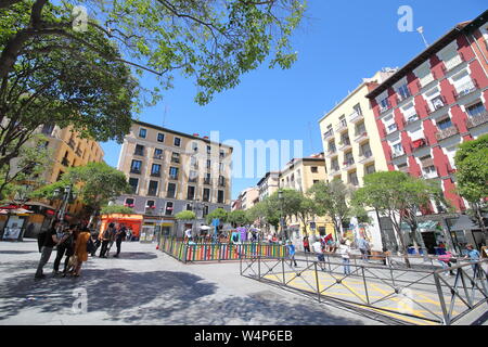 Les gens visiter Plaza de Lavapies Madrid Espagne. Banque D'Images