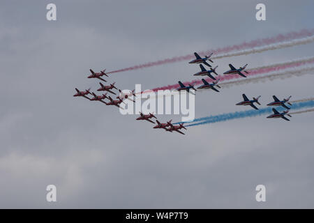 RAF Des flèches rouges et Patrouille de France 2019 Formation Concorde RIAT Fairford Banque D'Images