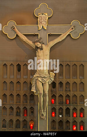 Crucifix, cloître de l'église de pèlerinage Mariahilf, Passau, Bavière, Allemagne Banque D'Images