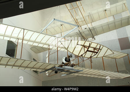 Réplique d'un des frères Wright' les planeurs au Musée d'histoire de la Caroline du Nord à Raleigh, NC, USA Banque D'Images